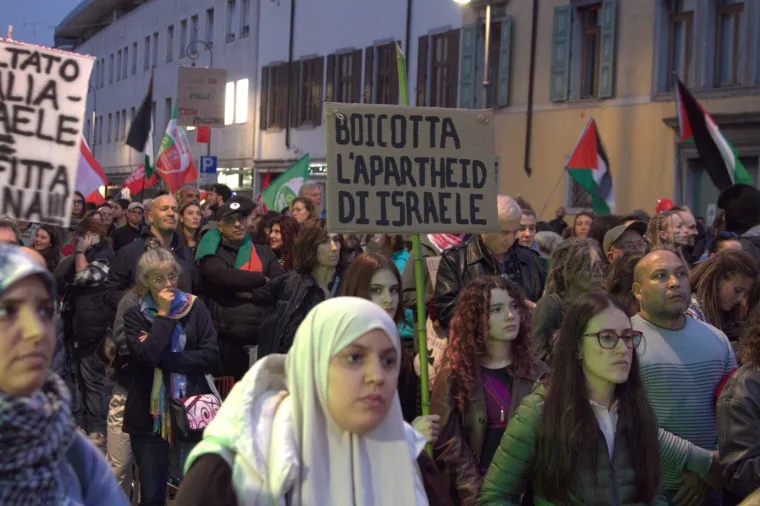 Pogledajte što se događa u hrvatskom susjedstvu, svi su izašli na ulice i imaju jedan cilj