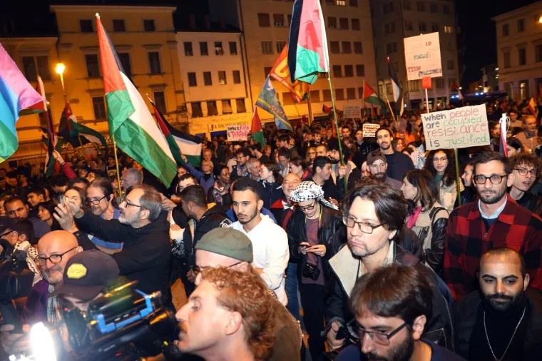 Pogledajte što se događa u hrvatskom susjedstvu, svi su izašli na ulice i imaju jedan cilj