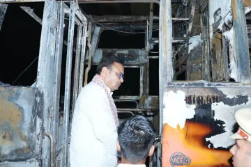 Plamen u nekoliko minuta progutao autobus: Živo izgorjelo 20 ljudi, još 15 ozlijeđeno