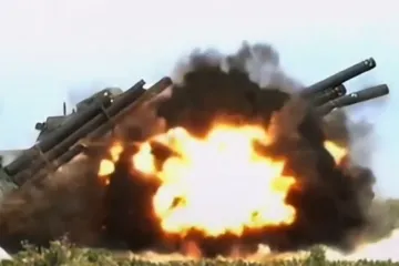 Stiže 'leteća bomba', objavili snimke: Nema ni 20 kilograma, a pogledajte što radi tenku