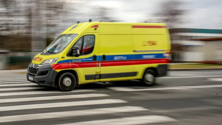 Radnik pao s ljestvi visokih tri metra, teško je ozlijeđen