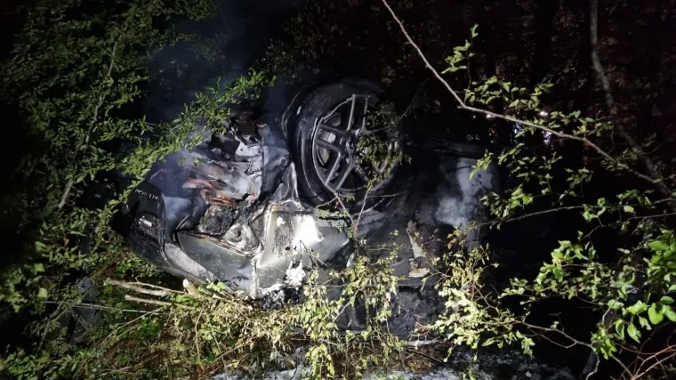 Auto se kotrljao po šumi na Krku, završio na krovu pa se zapalio: Mladi vozač (22) preživio!