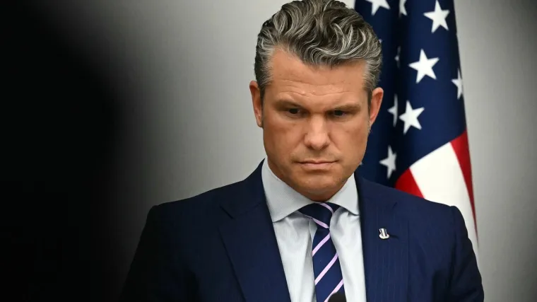 Avion s američkim ministrom obrane hitno sletio: Pentagon objavio detalje