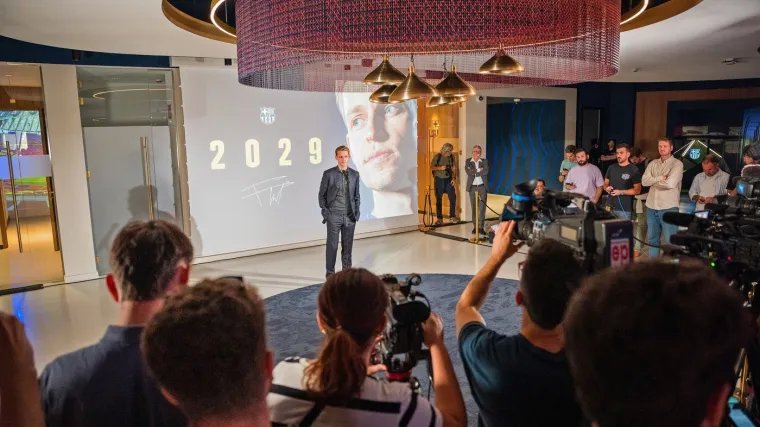 Barcelona produžila ugovor nezamjenjivom igraču: Svi su iznenađeni otkupnom klauzulom