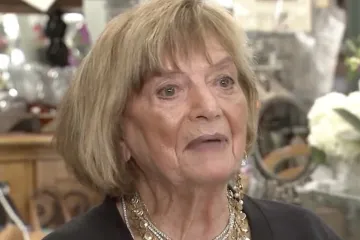 Radi od tridesetih godina prošlog stoljeća i još uvijek dolazi u pune smjene na posao!