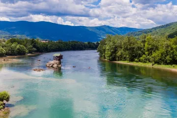 Svjetski poznat simbol upornosti: Rijeka ju je uništila čak sedam puta, ali ona i dalje prkosi