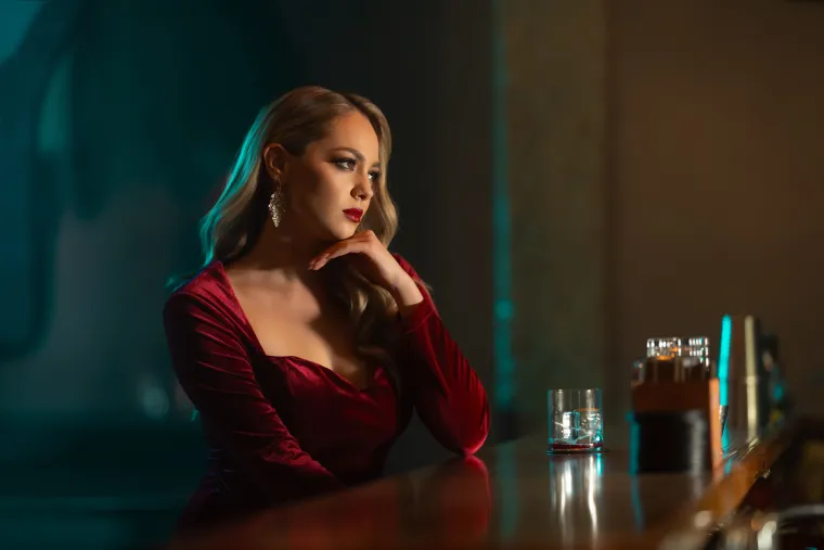 Natalli otkrila zavodljivu stranu u spotu za novi singl "Duga, duga noć"!