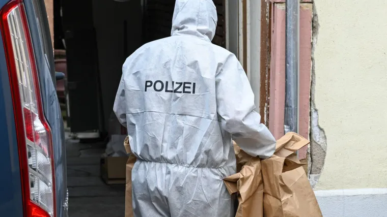 Rodila bebu u WC-u, pa je izbola 36 puta škaricama za nokte?