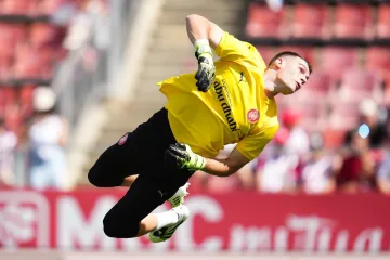 Evo zašto je bolje da Dominik Livaković ne nastupi za Gironu