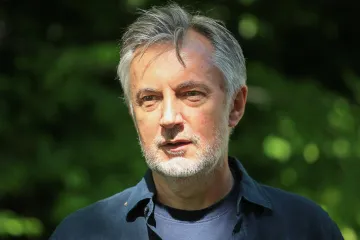 Pričali smo sa Škorom o povratku u estradne vode: 'Emotivan sam, znam i zasuziti kada vidim što je nastalo'