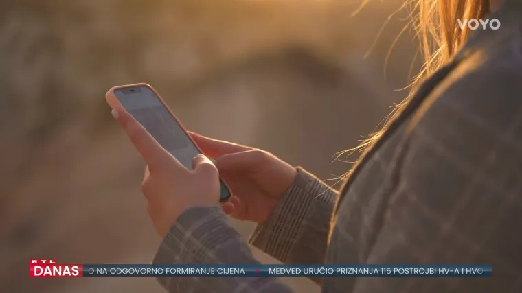 Kad ste zadnji put nekog nazvali? Sve više smo na mobitelu, a sve više je - telefoba