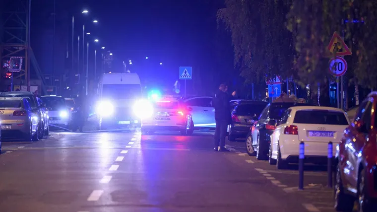 Od mirovine se očito ne može živjeti... Pogledajte što je sve policija pronašla kod dede dilera (75)