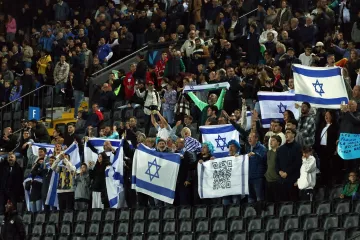 Policija rekla ‘ne’, vlada rekla ‘da’: Britanci podijeljeni zbog izraelskih navijača