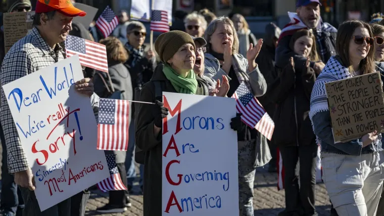 Je li ovo pljuska Trumpu? Amerika na nogama: Građani SAD-a dignuli se protiv 'kralja' u Bijeloj kući