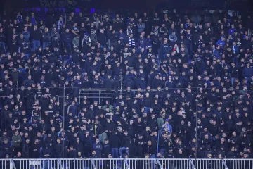 Boysi su na tribini ali šute. Što se događa?