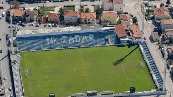 Huligan uletio i odgurnuo golmana, rekacija redara iznenadila sve