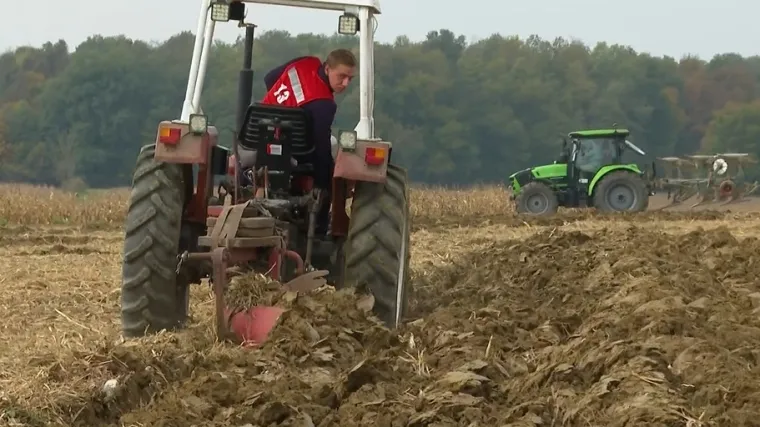 Tko najbolje ore? Snage kod Vrbovca odmjerila i tri brata: 'Treba sve dobro naštelati'
