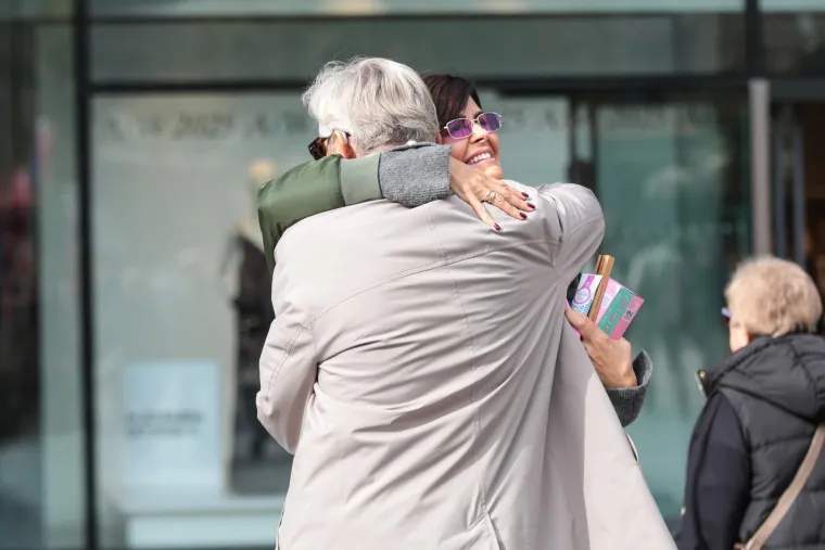 Anica Kovač i Tomislav Horvatinčić u zagrljaju: Sreli se na Cvjetnom trgu