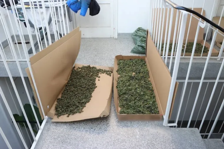 U Zagrebu pao još jedan 'diler deda': Pogledajte što je sve policija pronašla kod njega