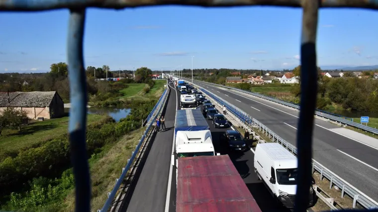 Vozači oprez: Prometna nesreća na autocesti A3, vozi se usporeno