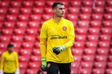 Slika govori više od tisuću riječi: Izraz lica Dominika Livakovića na klupi Girone sve otkriva!