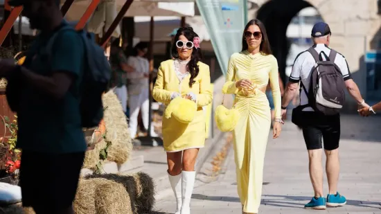 Ovakvo nešto se rijetko viđa: Dvije crnke u žutim kombinacijama zapalile centar Zadra