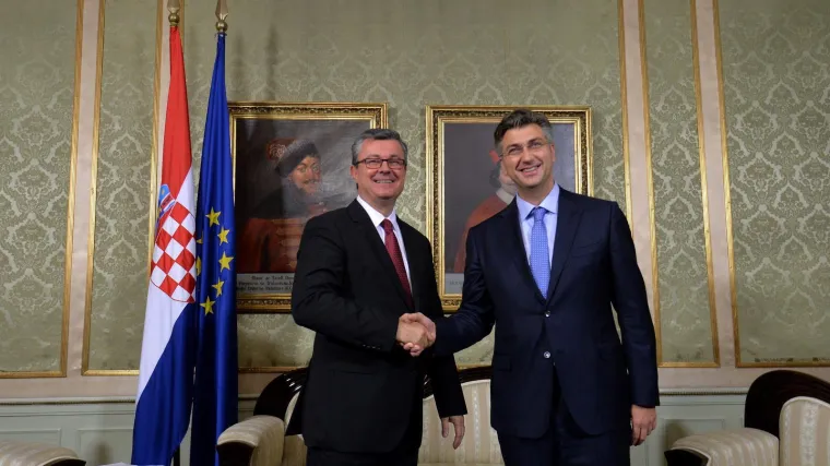 Više od 30 ih je otišlo, ali oni su mu ostali vjerni: Znate li o kome se radi?