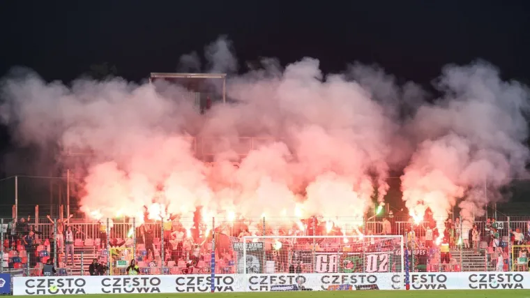 Kaos u Izraelu: Derbi pretvoren u ratnu zonu, ozlijeđeni policajci i navijači!
