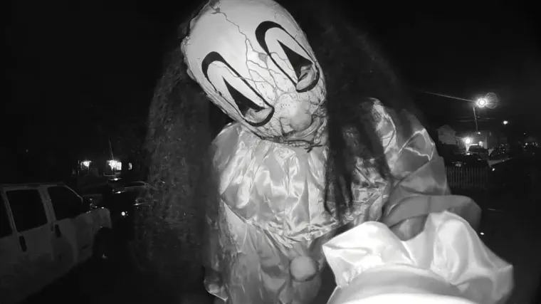 Kome ne bi srce stalo? Jezivi likovi zlokobnih namjera obilaze kuće i traže da ih se pusti unutra