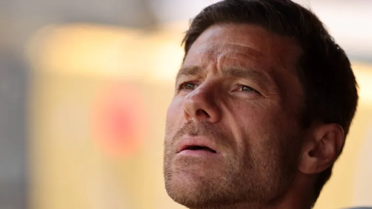 Xabi Alonso ga ponizio, a on poludio: Umišljena zvijezda razbijala na klupi, evo detalja