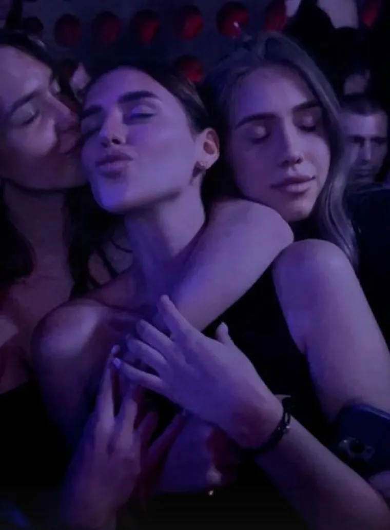 Kći Zdravka Čolića u elitnom društvu: Nakon ove fotografije jasno je u čijem se društvu provodi