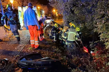 Pijani vozač (24) Porschea frontalno se zabio u Mercedes: Dvoje ljudi teško ozlijeđeno