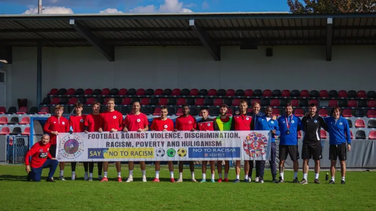 Kustošija ponosno podržala borbu protiv diskriminacije, rasizma i siromaštva