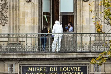 Dva su moguća scenarija krađe u Louvreu, a jedna stvar je doista bizarna