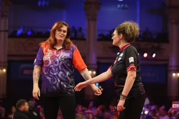 Igračica pikada povukla se s jakog turnira, sve zbog transrodne osobe