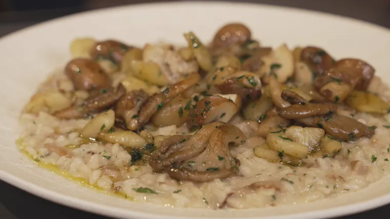 Aromatična kombinacija sezonskih sastojaka: Recept za rižoto s gljivama i kestenima