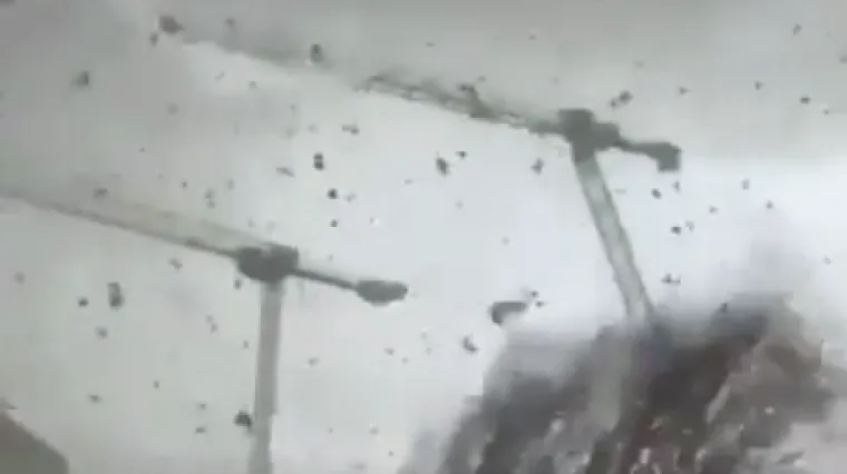 Tornado kod Pariza! Uru&scaron;ile se dizalice, jedan mladić poginuo, vi&scaron;e ih u kritičnom stanju