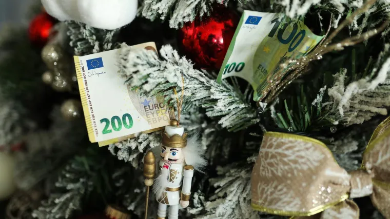 Znamo kolike će božićnice dati državne firme: Ovoliko će dobiti radnici HAC-a, JANAF-a...