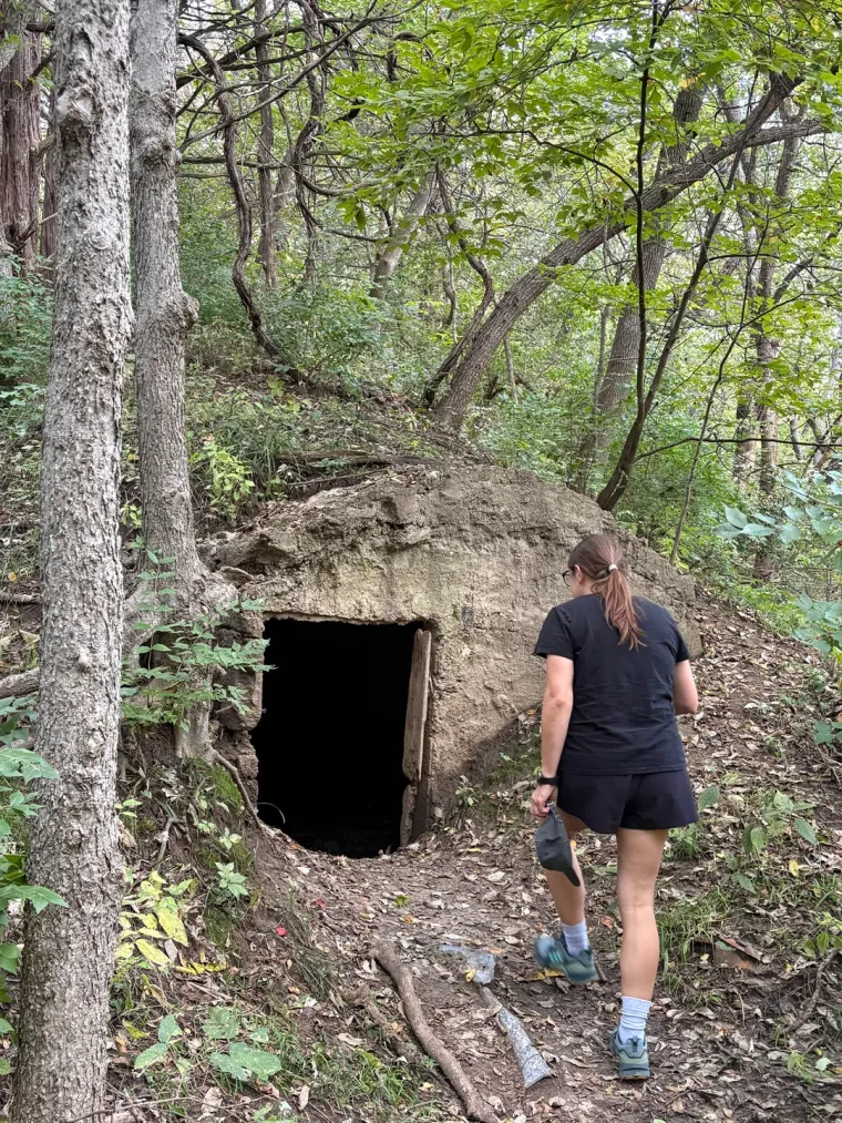 Naletjela je u šumi na tajanstvenu prostoriju te ostala iznenađena kada joj je rečeno čemu služi