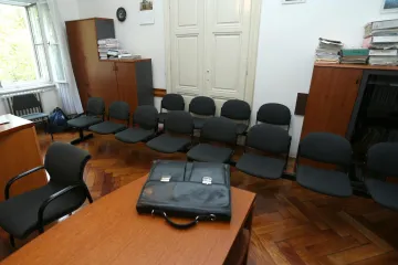 Sinu i snahi s petero djece isključio struju i plin. Sud: To je obiteljsko nasilje, on tvrdi: 'Branio sam imovinu'