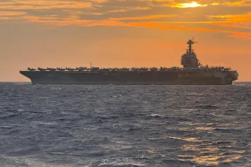 Američki div u Splitu: Nosač zrakoplova USS Gerald R. Ford uplovio u splitski akvatorij