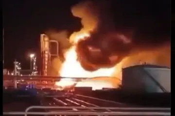 Eksplozija u MOL-ovoj rafineriji: Veliki požar gutao postrojenje blizu Budimpešte, oglasio se Orbán