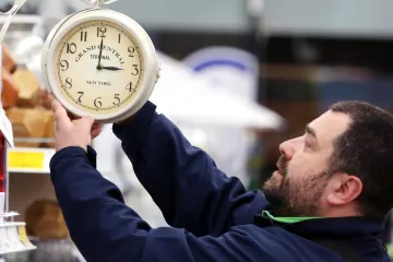 Treba li ukinuti pomicanje sata i zašto?