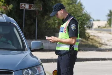 Ovo su nova pravila za vozače u EU-u: Početnicima uvode i sankcije, pogledajte što se sve mijenja