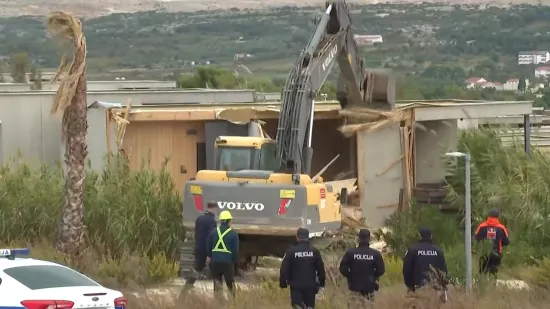 Na paškoj plaži ruše nezakonito izgrađene objekte: 'Pozdravljamo postupanje'
