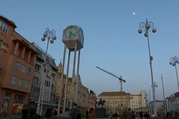 Opet će u 4 biti mrak... Može li nas španjolski premijer spasiti od pomicanja sata?