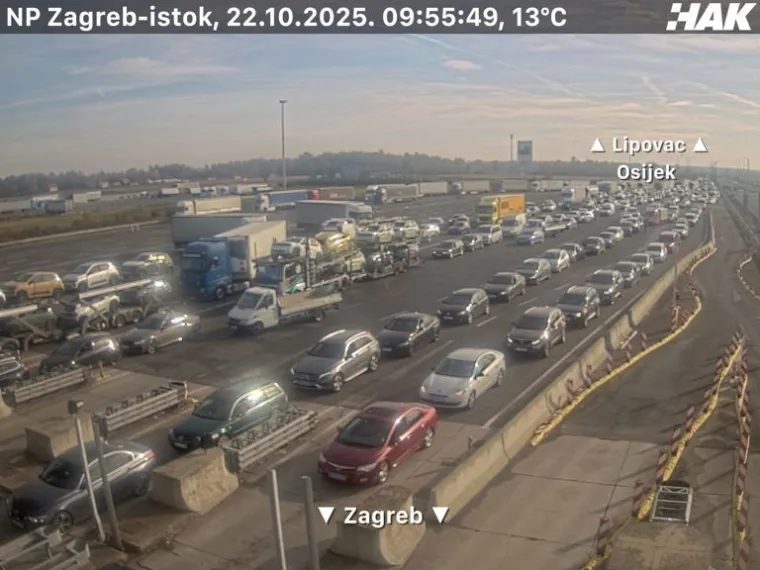 Sudarili se automobil i kamion: Četvero ozlijeđenih, kolone i kaos na ulazu u Zagreb