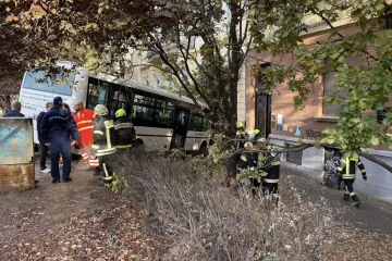 Autobus se zabio u školu, više od 20 ozlijeđenih: Jedna osoba u kritičnom stanju