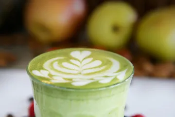 Savršeni jesenski napitak za zdravlje i užitak: Recepti za smoothie s jabukom i cimetom