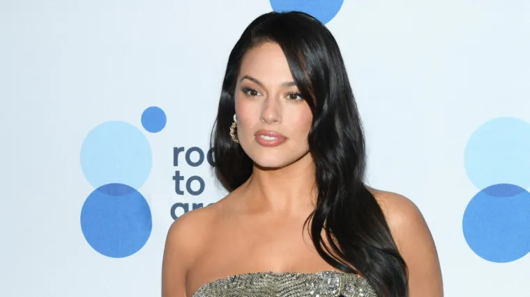 Žena čije su obline osvojile svijet osvanula u pripijenoj haljini: Redefinirala pojam ljepote